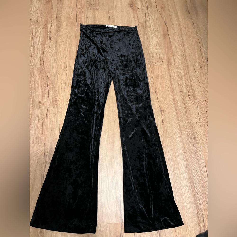 ZARA WIDE LEG VELVET PANTS - S